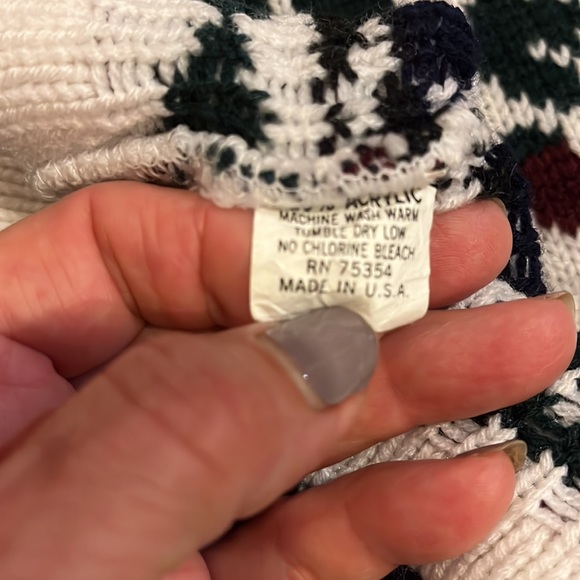 Gorgeous Vintage JC & Lewis New York Aztec & Rose Knit Mock Turtleneck Sweater - Picture 3 of 6